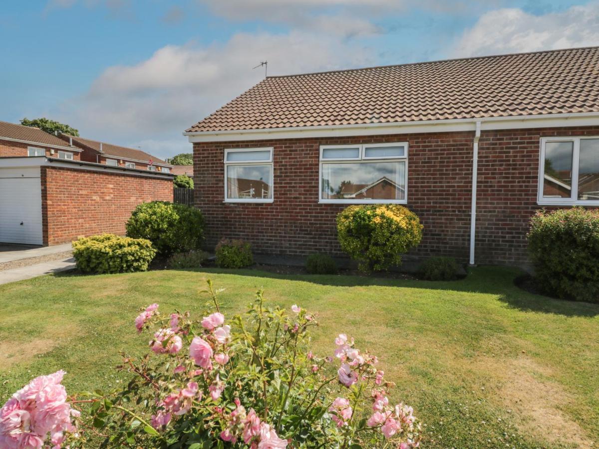 Rose Bungalow Whitby Esterno foto