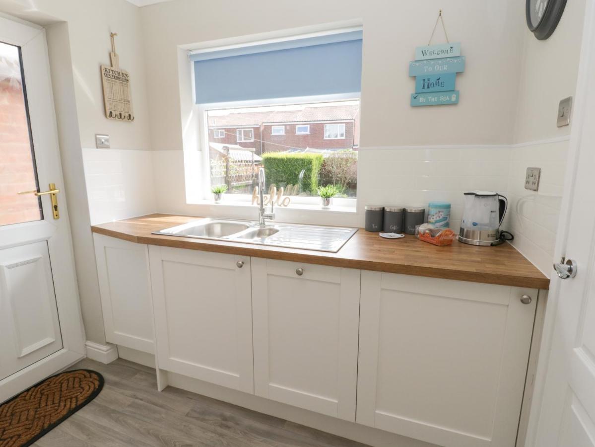 Rose Bungalow Whitby Esterno foto
