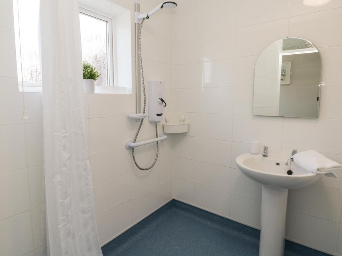 Rose Bungalow Whitby Esterno foto